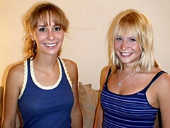 Grote kont, Grote lul, Pijpbeurt, Hondjeshouding, Natuurlijke tieten, Tiener, Trio, Tieten likken