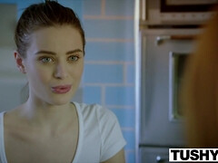 18 jaar, Pijpbeurt, Bruinharig, Sperma in gezicht, Hardcore, Hd, Ondergoed, Tiener