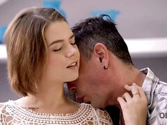 Gros seins, Brunette brune, Doigter, Hd, Léchez, Chatte, Russe, Rasée