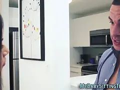 18 ans, Baby sitter, Tir de sperme, Branlette thaïlandaise, Hd, Fille latino, Criant, Adolescente