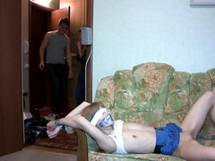 Petit ami, En levrette, Attachée