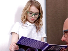 Tussi, Grosser schwanz, Blasen, Würgen, Natürlichen titten, Höschen, Dürr, Jungendliche (18+)