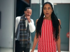 Noire, Sucer une bite, En levrette, Noir ébène, Branlette thaïlandaise, Embrassement, Maigrichonne, Nénés