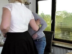 18 jaar, Blond, Sperma shot, Duits, Hardcore, Kousen, Lerarin, Tiener