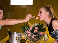 In den arsch, Grosser arsch, Grosser schwanz, Grosse titten, Blondine, Blasen, Hundestellung