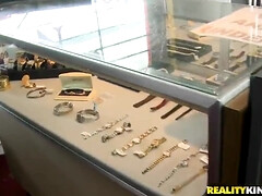 Gros seins, Sucer une bite, Classique, Branlette thaïlandaise, Orgasme, Public, Chatte, Nénés