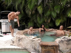 Leie, Blondine, Blasen, Betrug, Aufs gesicht abspritzen, Würgen, Lecken, Pool