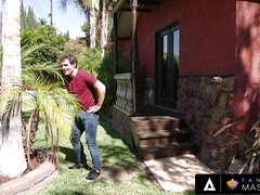 Brunette brune, Hd, Massage, Mère que j'aimerais baiser, Public, Nénés, Voyeur, Mouillée