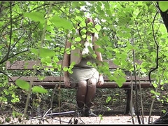 Gros seins, Brunette brune, Plantureuse, Exhib, Maman, De plein air, Public, Nénés