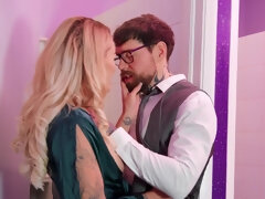 Cul, Gros seins, Blonde, Sucer une bite, Éjaculation interne, En levrette, Hd, Nénés
