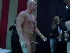 Stiefel, Cfnm, Tanzen, Küssen, Lingerie, Masturbation, Natürlichen titten, Strümpfe