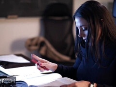 Sucer une bite, Gorge profonde, Double pénétration, Faciale, Fétiche, Léchez, Plan cul à trois, Voyeur