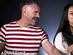 デカ尻, デカチン, フェラチオ, 茶髪の