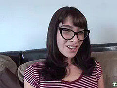 Spex tgirl toying her rectum at audition