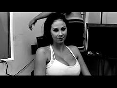 Tussi, Grosse titten, Blasen, Braunhaarige, Interrassisch, Flotter dreier, Titten