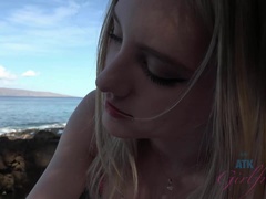 Amateur, Playa, Bikini, Penetracion con dedos, Novia, Orgasmo, Tragarse, Voyeur