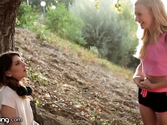 Pijpbeurt, Bruinharig, Rondborstig, Classisch, Lul, Lesbisch, Tiener, Tieten likken