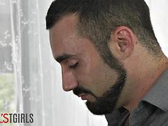 Anaal, Grote mammen, Pijpbeurt, Handbeurt, Hardcore, Shemale, Slet, Tieten likken