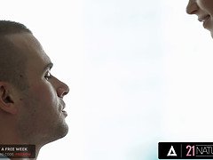 Sucer une bite, Éjaculer dans la bouche, Gorge profonde, En levrette, Faciale, Hd, Seins naturels, Chevaucher