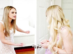 Zoenen, Lesbisch, Likken, Ondergoed, Masturbatie, Natuurlijke tieten, Geschoren, Tieten likken