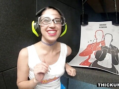 Cul, Brunette brune, Preservatif, En levrette, Hd, Seins naturels, De plein air, Fessée