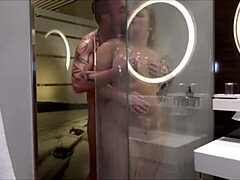 Enthousiasteling, Badkamer, Grote kont, Blond, Hondjeshouding, Hd, Likken, Tieten likken