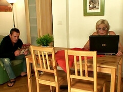 18 jaar, Grote lul, Grote mammen, Pijpbeurt, Vriendin, Omie, Hardcore, Panty