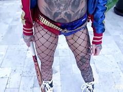 Grote lul, Blond, Pijpbeurt, Harig, Hardcore, Interraciaal, Likken, Tatoeage