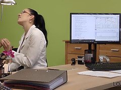 Brunette brune, En levrette, Européenne, Hd, Maman, Chatte, Belle mère, Suçant