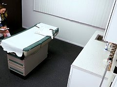 ブロンド, フェラチオ, 手コキする, なめる, 馬乗り, 叫ぶ, 義母, 三人