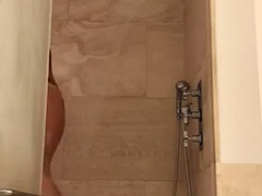 Braunhaarige, Realität, Dusche, Solo, Jungendliche (18+)