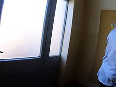 18 ans, Brunette brune, Hd, Masturbation, Police, Fils, Adolescente, Nénés