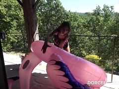 Grosse titten, Blondine, Braunhaarige, Gehörnter ehemann, Kehlenfick, Milf, Im freien, Flotter dreier