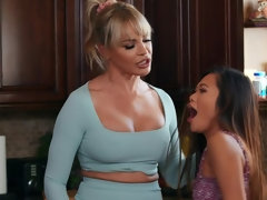 Asiatique, Cul, Gros cul, Blonde, Brunette brune, Robe, Petite femme, Épouse