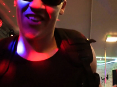 Pijpbeurt, Bruinharig, Naakte man aangeklede vrouw, Groep, Hd