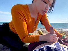 Plage, Sucer une bite, Brunette brune, Russe, Jouets