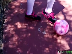 Grosse bite, Gorge profonde, Faciale, Doigter, Hd, Nudiste, Rasée, Maigrichonne