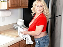 Good busty girlfriend Nina Bell likes playing with her snatch