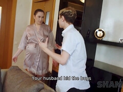 18 ans, Brunette brune, Rondelette, Femme couguar, En levrette, Hd, Mature, Suçant