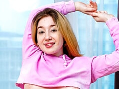 Tetas grandes, Rubia, Penetracion con dedos, Masturbación, Afeitado, Solo, Estriptis, Adolescente