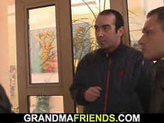 エロ熟女, イマラチオ, 熟年, 淫乱熟女, 母, 現実, 義母, 三人