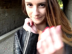 Nana, Sucer une bite, Brunette brune, En levrette, Hd, Petite femme, Pov