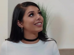 Morena, Latina, Lesbiana, Madres para coger, Mamá, Falda, Medias largas, Tatuaje