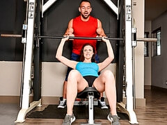 デカパイ, 茶髪の, ジム, 手コキする, なめる, オマンコ, スポーツ, ティーン