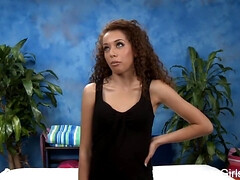 Brunette brune, Plantureuse, Mignonne, Queue, Naturelle, Chatte, Adolescente, Nénés