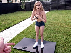 Gros cul, Grosse bite, Blonde, Sucer une bite, En levrette, Seins naturels, Pov, Adolescente