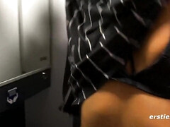 Enthousiasteling, Aziatisch, Grote mammen, Lesbisch, Natuurlijke tieten, Openbaar, Kut duiken, Geschoren