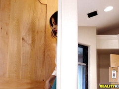 Американки, Спальня, Минет, Ноги, Поцелуи, Пирсинг, Втроем, Сиськи