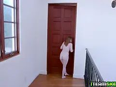 Salle de bains, Sucer une bite, Gorge profonde, Queue, En levrette, Robe, Faciale, Hd