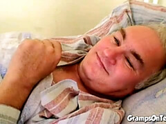 18 ans, Brunette brune, Fétiche, Grandpère, Hard, Infirmière, Petite femme, Tabou